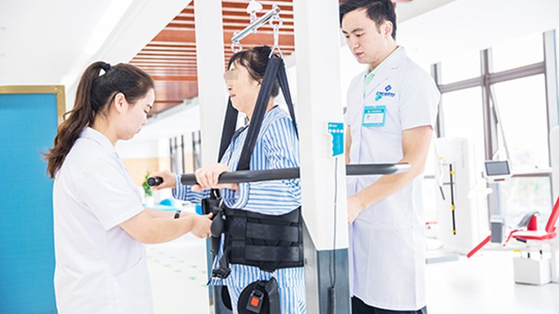 失能老人护理床：如何选择正规生产厂家**